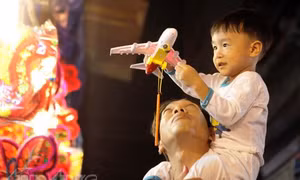 Tp.Hồ Chí Minh: Phố lồng đèn rực rỡ đón Trung Thu