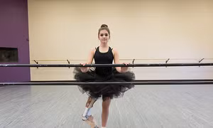 Nghị lực phi thường của vũ công ballet với cẳng chân giả