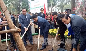 Tân Bí thư Hà Nội dự Lễ xuống đồng và Tết trồng cây 