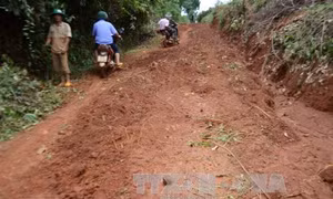 Dân đóng góp làm đường, 3 năm xã chưa triển khai 