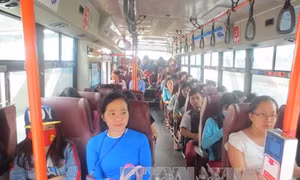 Người "tỉnh lẻ" chọn xe buýt là phương tiện đi lại thường xuyên
