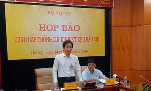 Kiểm soát việc tuyển “người nhà” vào cơ quan
