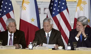 Ngoại trưởng Philippines từ chức