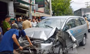 Hai xe con đấu đầu, 4 người chết tại chỗ 