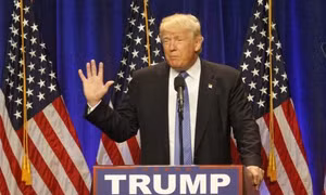 Ông Trump cáo buộc Jeb Bush “âm mưu đảo chính” 