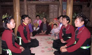 Gìn giữ làn điệu Sình ca 