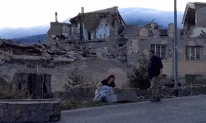 Amatrice tan hoang sau trận động đất 6,2 độ richter