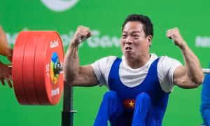 Cảm hứng Hoàng Xuân Vinh giúp Lê Văn Công lập kỳ tích 