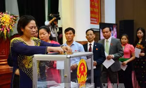 Phê chuẩn Chủ tịch, Phó Chủ tịch UBND tỉnh Sơn La và Hòa Bình