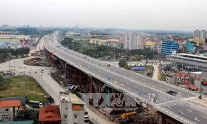 Hà Nội yêu cầu xử lý ngay vết nứt trên cầu vượt thép 