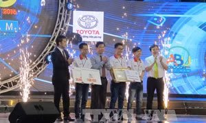 Đội LH-FF vô địch Robocon 2016