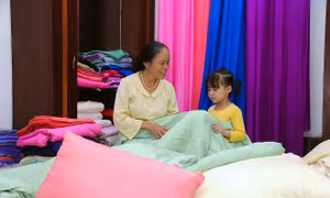 Người đưa nghề nuôi tằm, ươm tơ ở Phùng Xá vươn xa