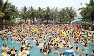 Giảm 80% giá vé ngày mở cửa công viên nước Hồ Tây 