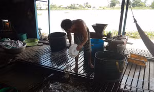 Chông chênh làng bè 