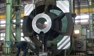Nhà máy Bác Hồ đến thăm Uralmash muốn tăng cường hợp tác với Việt Nam