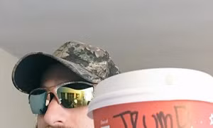 Người ủng hộ ông Trump "dạy" Starbucks bài học