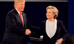 Bà Clinton và ông Trump bất ngờ dành cho nhau “lời có cánh”