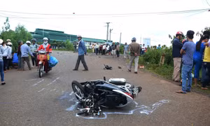 Đắk Nông: Tông xe máy liên hoàn, 6 người thương vong