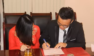“Nới lỏng” quy định kết hôn với người nước ngoài