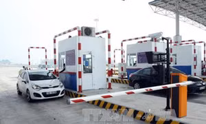Dừng thu phí, mở cổng để xe lưu thông khi trạm thu ùn tắc trên 1km 