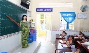 Chỉ mới khuyến khích học thêm ngoại ngữ