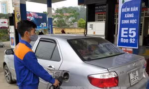 Xăng E5 chật vật tìm chỗ đứng 