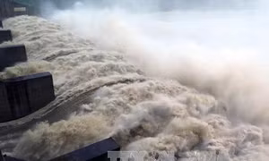 Lập hai đoàn chỉ đạo nhà máy thủy điện xả lũ