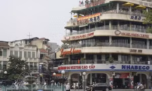 Hà Nội chưa quyết liệt dỡ bảng quảng cáo vi phạm