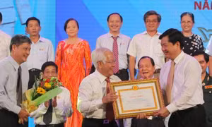 Biểu dương gương điển hình trong học tập tấm gướng đạo đức Hồ Chí Minh