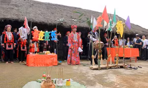 Lễ mừng thọ của đồng bào Dao đỏ