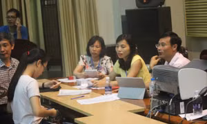 Nhiều thí sinh vẫn nộp trực tiếp hồ sơ xét tuyển