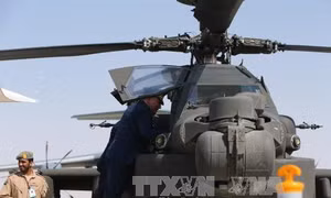 Trực thăng Apache Mỹ lần đầu tiên không kích IS 