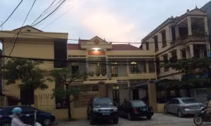 Nghi vấn Viện trưởng Viện KSND huyện Quốc Oai tự đâm mình trọng thương 