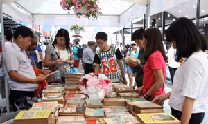Đường sách TP Hồ Chí Minh tiêu thụ 240.000 bản sách