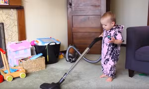 Làm thế nào để buộc đứa bé dọn nhà 