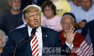 Ông Trump bỗng nhiên rụt rè khi nói về Tổng thống Putin