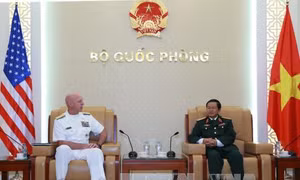 Đại tướng Đỗ Bá Tỵ tiếp Tư lệnh Hạm đội Thái Bình Dương