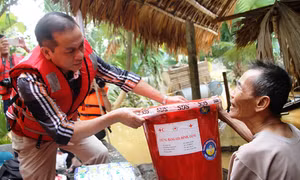Chung sức khắc phục hậu quả lũ lụt