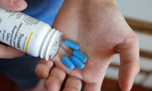 Uống thuốc PrEP giúp loại trừ nguy cơ lây nhiễm HIV