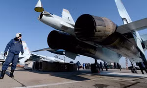 Nga khuyến cáo không nên ganh đua với "thần điểu" Su-35S 