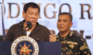 Cựu Tổng thống Philippines lo Mỹ lật đổ ông Duterte