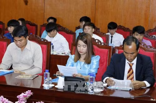 Chủ tịch Quốc hội Lào Pany Yathotou gặp mặt lưu học sinh Lào tại Sơn La ảnh 2