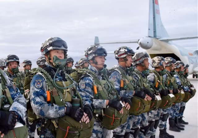 Căng thẳng bán đảo Triều Tiên: Nga lo Mỹ hành động đơn phương, đặc nhiệm Trung Quốc lên biên giới ảnh 1