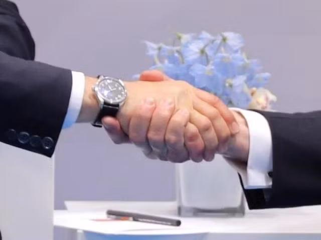 Hình ảnh lãnh đạo Nga-Mỹ 'hòa hợp' trong lần đầu gặp mặt tại Hội nghị thượng đỉnh G20 ảnh 4
