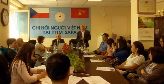 'Tiên học lễ' trong lớp tiếng Việt mùa hè ở Séc ảnh 1