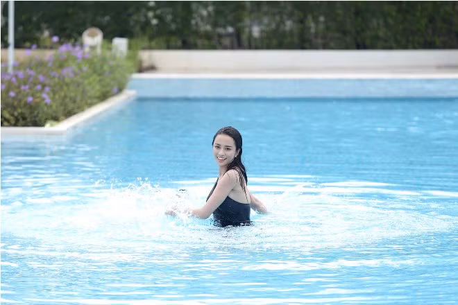 Top 9 The Face mặc Bikini, đẹp quyến rũ trong làn nước xanh thẳm ảnh 2