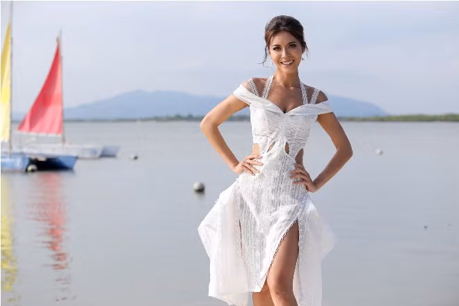 The Face: Lan Khuê, Minh Tú 'kình địch' nhau trong trang phục trắng quyến rũ ảnh 1
