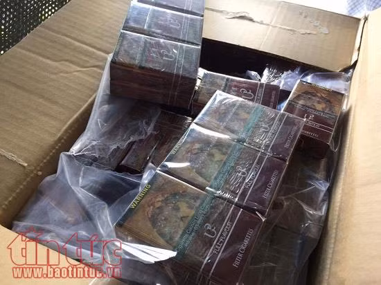 Phát hiện hơn 1 triệu gói thuốc lá được cất giấu trong 2 container tại cảng Cát Lái ảnh 3