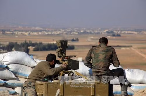 Phiến quân cáo buộc quân đội Syria tấn công bằng khí Clo ảnh 1