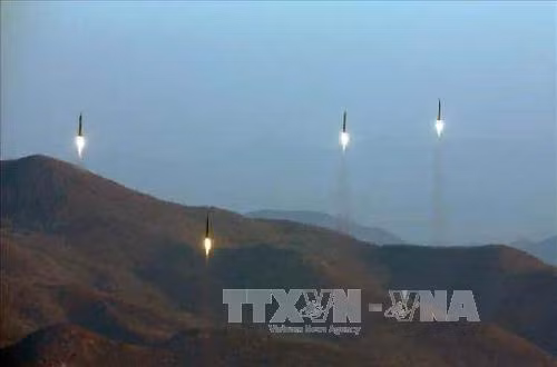 Hàn Quốc coi vụ phóng tên lửa Triều Tiên là hành động thách thức ảnh 1